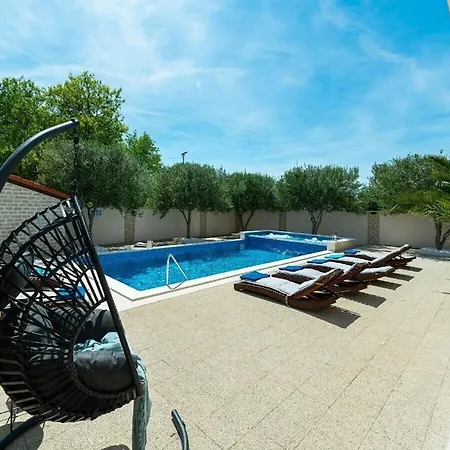 Villa In With Swimming Pool