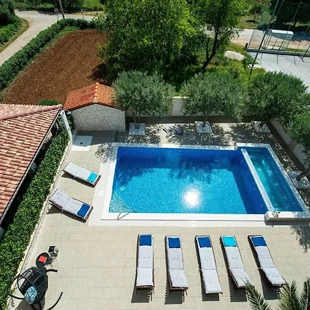 In With Swimming Pool