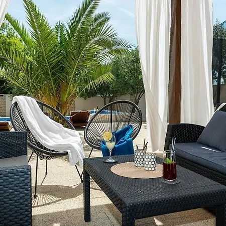 Villa In With Swimming Pool *